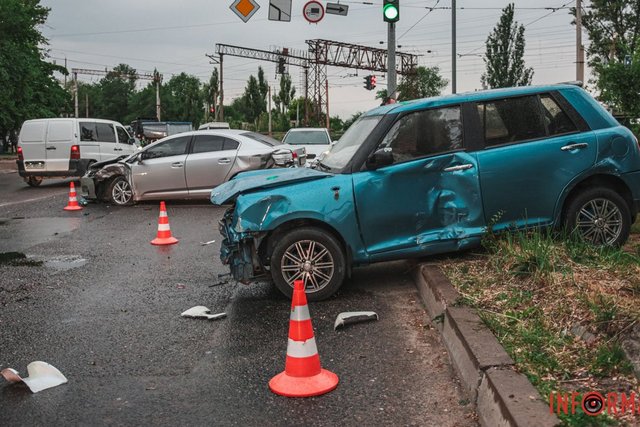      DAF    Toyota  Lifan:  ,  