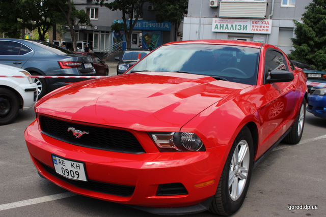 , ,        Mustang